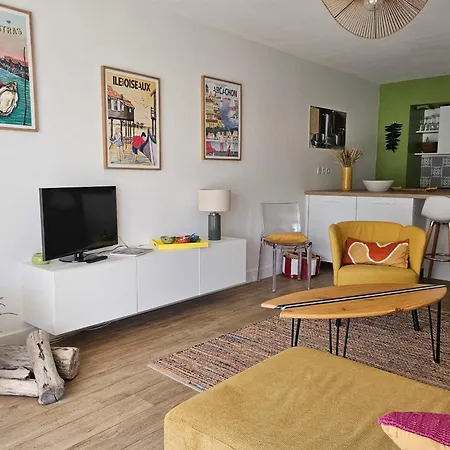 With Terrace In Apartment Gujan-Mestras